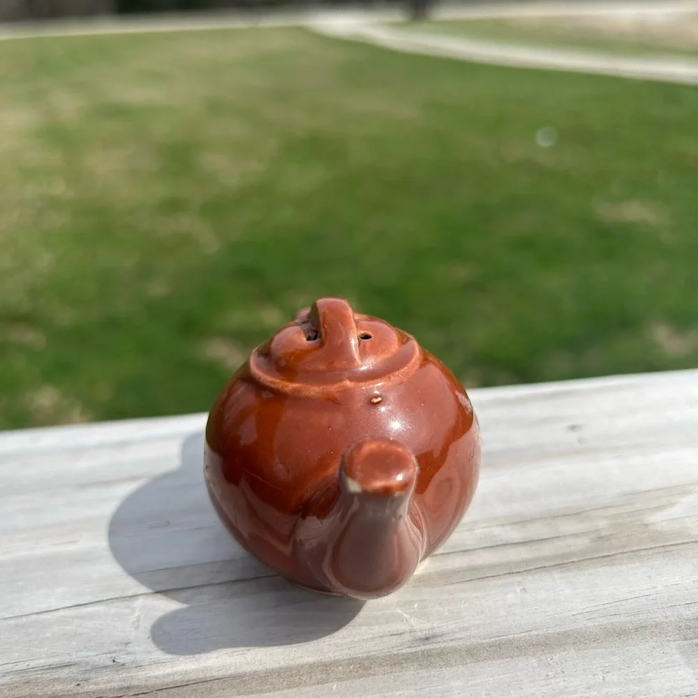Vintage Brown Tea Pot‎ Style Salt And Pepper Shakers